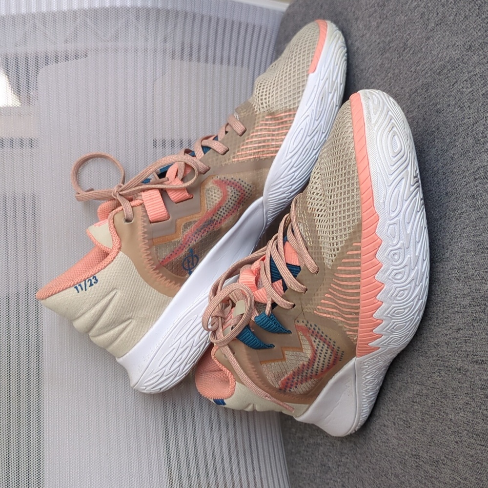 Nike Kyrie Flytrap 5 Rattan Hemp